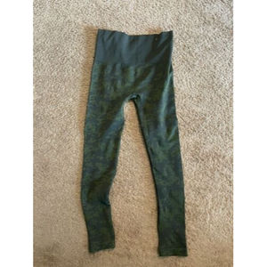 serra leggings camouflage size large